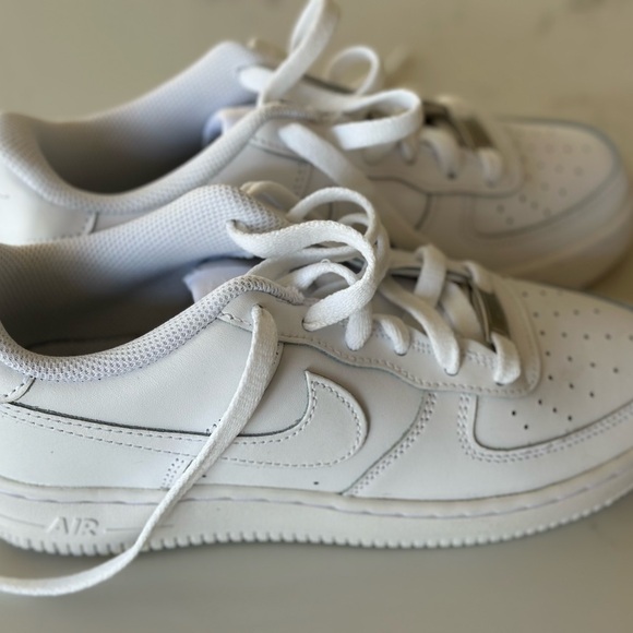 White Nike Air Force sneakers. - Picture 4 of 5
